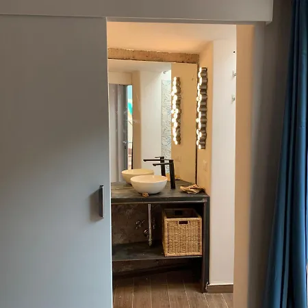 Home Rising Sun - Rooms With Private Bathrooms Catania Exterior photo