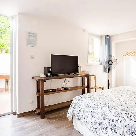 Home Rising Sun - Rooms With Private Bathrooms Catania Exterior photo
