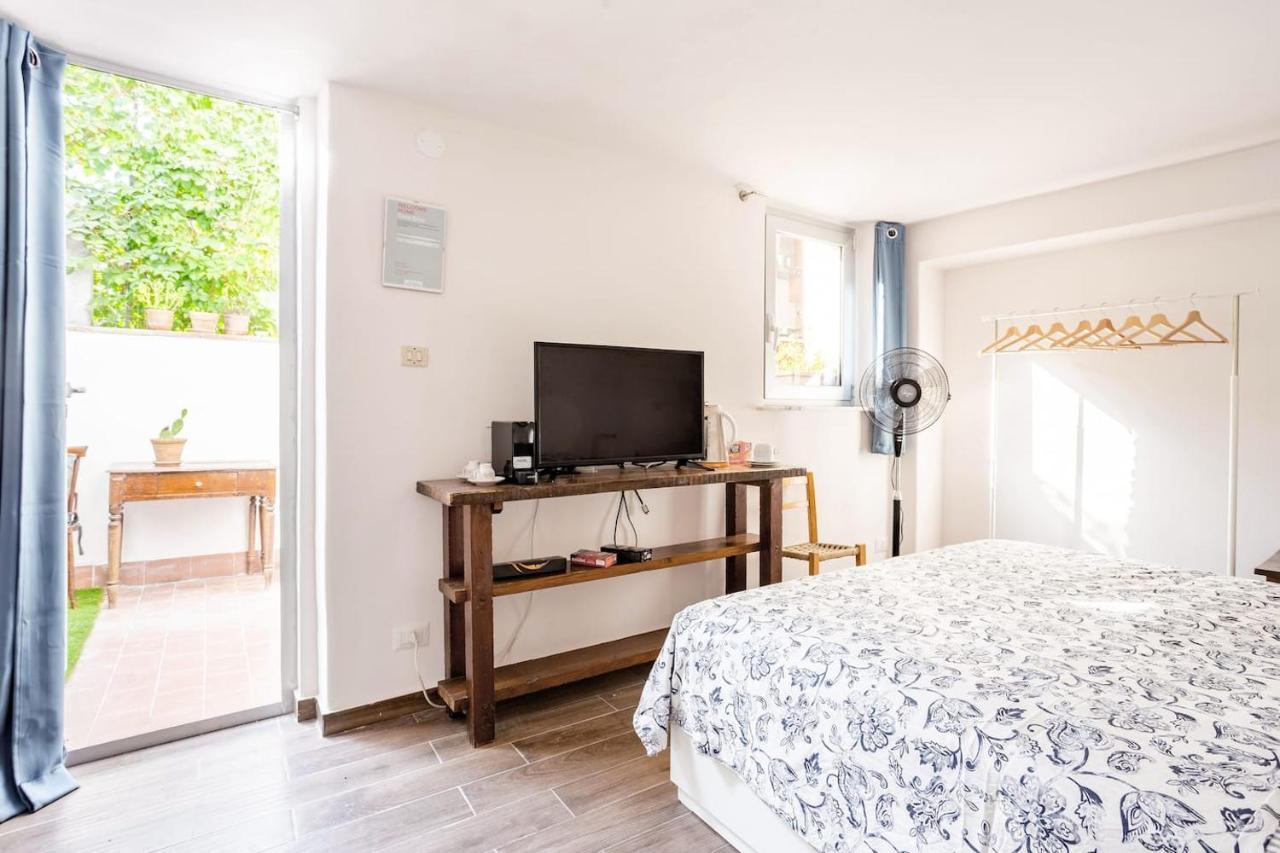 Homestay Rising Sun - With Private Bathrooms