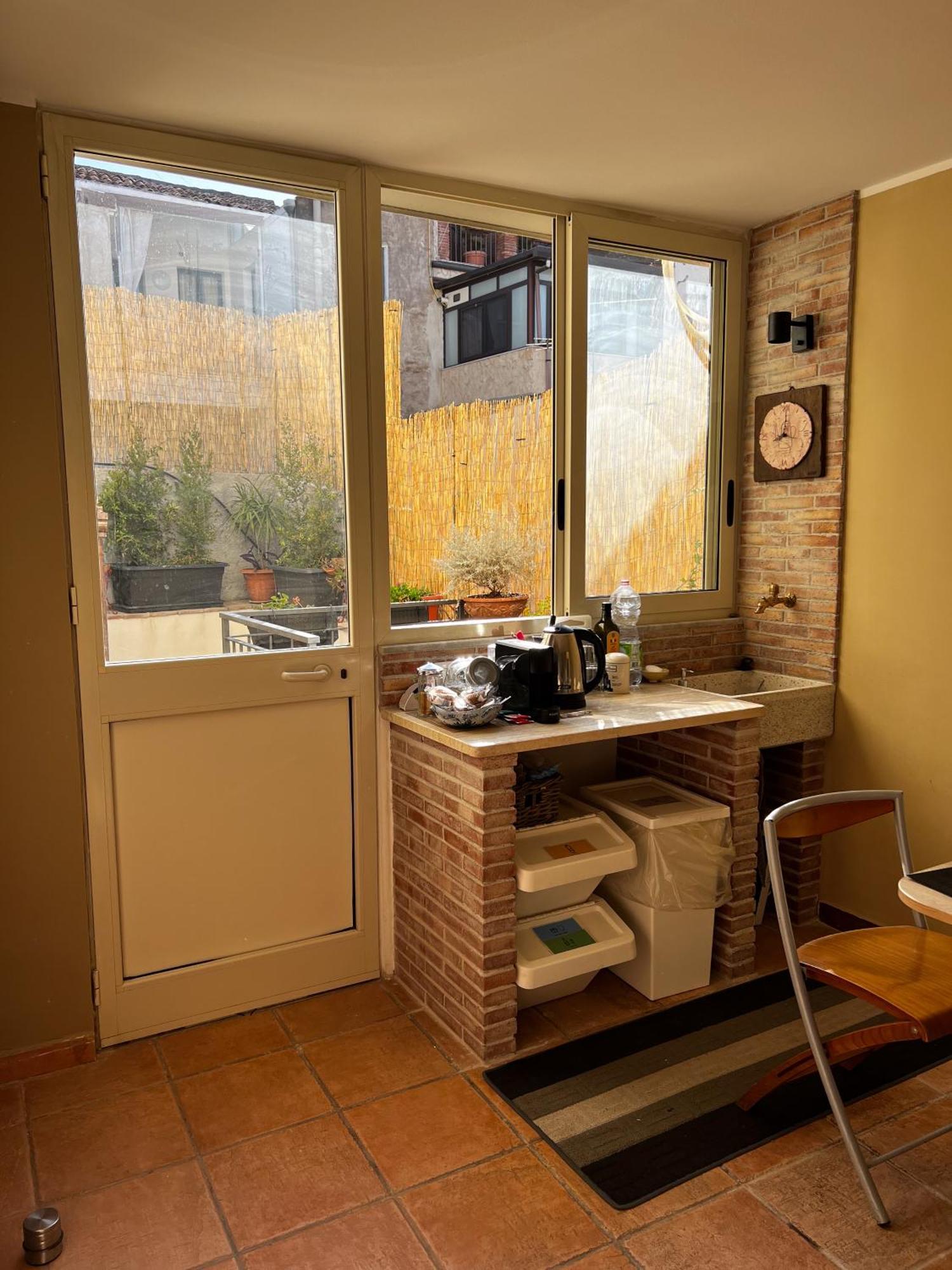 Homestay Rising Sun - With Private Bathrooms Catania